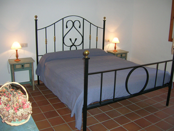 Schlafzimmer mit Doppelbett Schlafzimmer mit Doppelbett