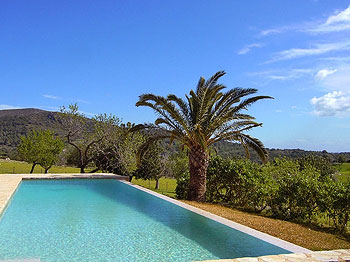 Pool mit Überlaufbecken