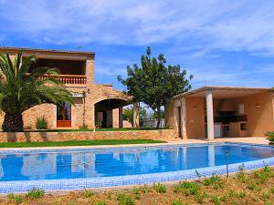 Ferienhaus mit Poolhäuschen und Barbecue Ferienhaus mit Poolhäuschen und Barbecue