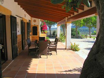 Möblierte Terrasse