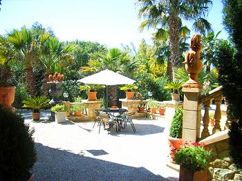 Möblierte Terrasse