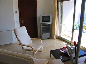 Wohnraum mit SAT-TV Wohnraum mit SAT-TV