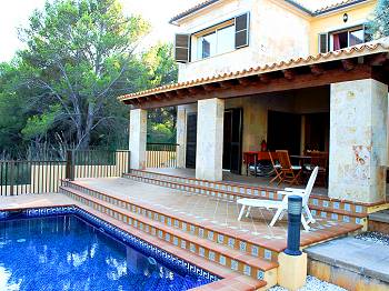 Strandnahe Villa mit Pool Strandnahe Villa mit Pool