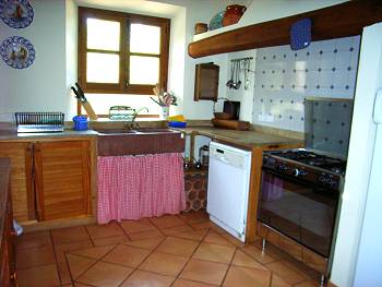 Küche mit Spülmaschine Küche mit Spülmaschine
