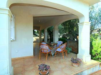 Überdachte Terrasse