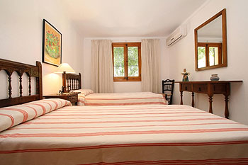Schlafzimmer mit getrennten Betten Schlafzimmer mit getrennten Betten