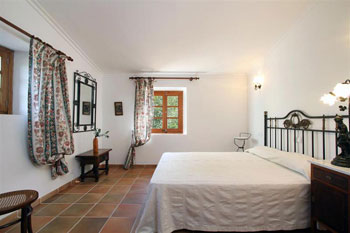 Schlafzimmer mit Doppelbett Schlafzimmer mit Doppelbett