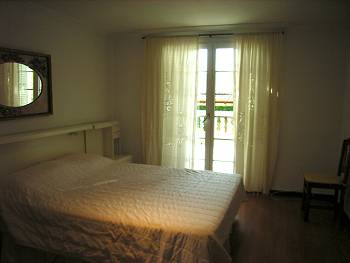 Schlafzimmer mit Doppelbett Schlafzimmer mit Doppelbett