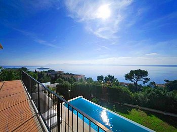 Exklusive Villa mit Meerblick Exklusive Villa mit Meerblick