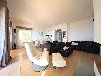 Wohnzimmer mit Klimaanlage Wohnzimmer mit Klimaanlage