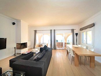 Wohnzimmer mit Essplatz Wohnzimmer mit Essplatz