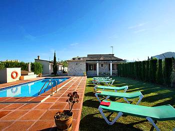 Pool und Garten