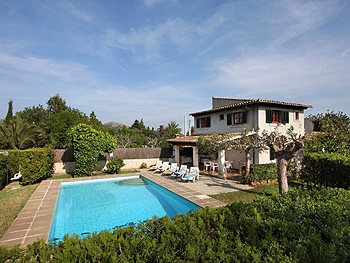 Ferienhaus im Fincastil mit Pool