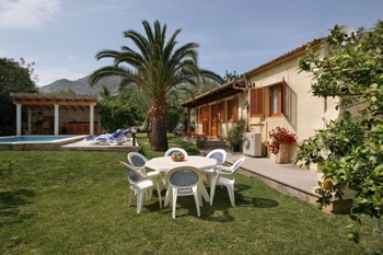 Garten mit Sitzecke Garten mit Sitzecke