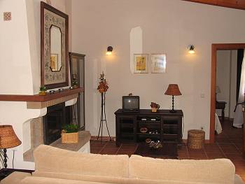 Wohnzimmer mit SAT-TV Wohnzimmer mit SAT-TV