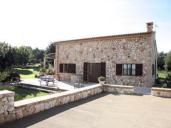 Finca für 4 Erwachsene und 2 Kinder Finca für 4 Erwachsene und 2 Kinder