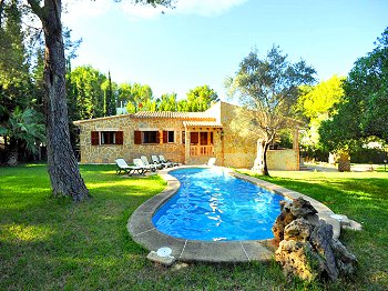 Ferienhaus mit Pool für 7 Personen Ferienhaus mit Pool für 7 Personen