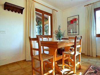 Essbereich im Wohnzimmer Essbereich im Wohnzimmer