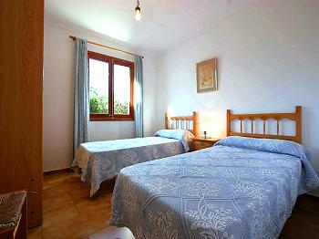 Schlafzimmer mit zwei Einzelbetten Schlafzimmer mit zwei Einzelbetten