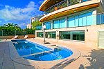 Exklusive Villa mit Pool, Indoor-Pool und Klimaanlage (Nr. 3065)