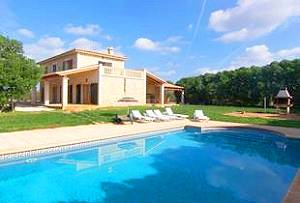 Ferienhaus mit Pool bis 6 Personen Ferienhaus mit Pool bis 6 Personen