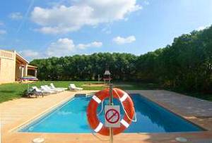 Pool mit Poolterrasse Pool mit Poolterrasse