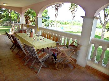 Überdachte Terrasse