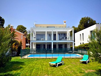 Ferienhaus mit Pool