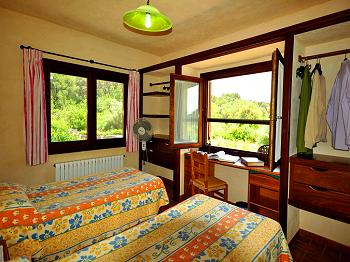 Schlafzimmer mit 2 Einzelbetten