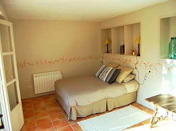 Schlafzimmer mit separatem Eingang Schlafzimmer mit separatem Eingang