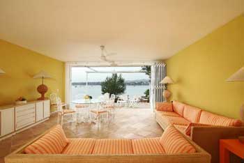 Salon mit Zugang zur Terrasse