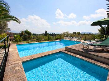 Pool und Kinderbecken Pool und Kinderbecken
