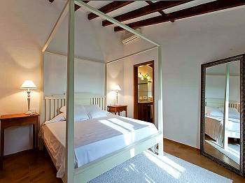 Schlafzimmer mit Klimaanlage Schlafzimmer mit Klimaanlage
