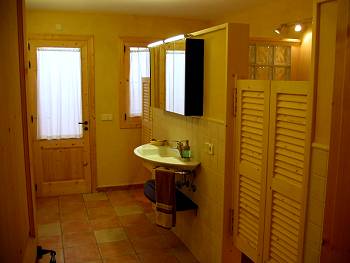 Bad mit gro�er Dusche