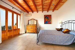 Schlafzimmer mit Doppelbett Schlafzimmer mit Doppelbett