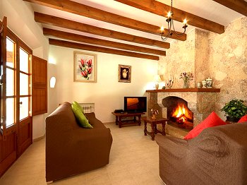 Wohnzimmer mit offenem Kamin Wohnzimmer mit offenem Kamin
