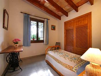 Schlafzimmer mit Einzelbett Schlafzimmer mit Einzelbett