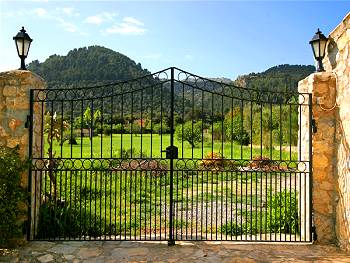 Eingangstor zur Finca Eingangstor zur Finca