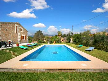 Ferienhaus für 4 Personen mit Pool Ferienhaus für 4 Personen mit Pool