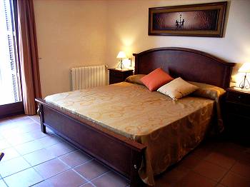 Schlafzimmer mit Doppelbett Schlafzimmer mit Doppelbett