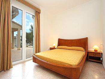 Schlafzimmer mit Doppelbett Schlafzimmer mit Doppelbett