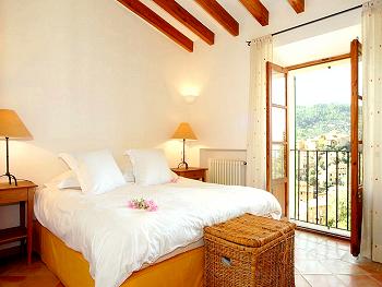 Schlafzimmer mit Doppelbett Schlafzimmer mit Doppelbett