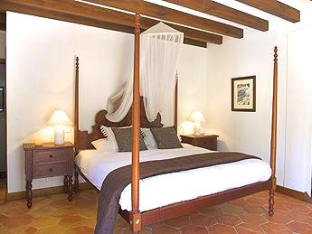 Schlafzimmer mit Doppelbett Schlafzimmer mit Doppelbett