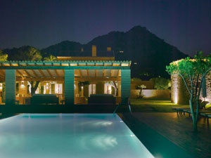 Finca-Hotel bei Nacht