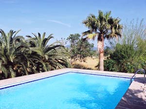 Gro&szlig;er Pool am Bauernhof auf Mallorca