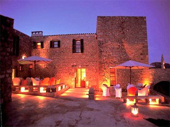Stilvolles Landhotel mit Pool Stilvolles Landhotel mit Pool