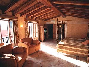 Luxuri&ouml;se Suite im Finca-Hotel