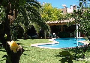 Hotel mit Pool Hotel mit Pool