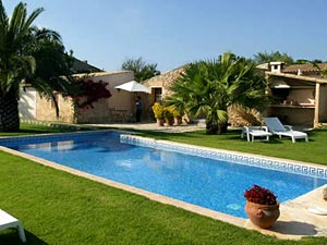 Pool mit Liegen Pool mit Liegen
