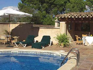 Gro&szlig;er Pool am Landgut mit Hotel auf Mallorca